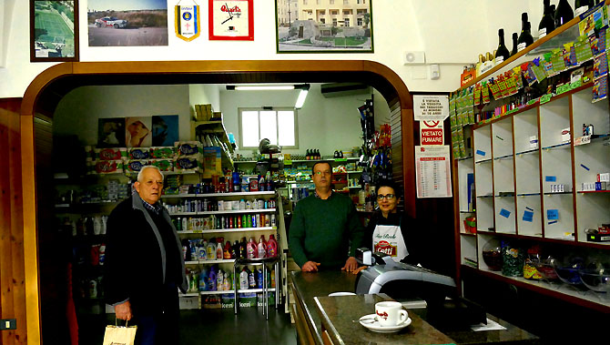 Vanze Apulien Italien Minimarket